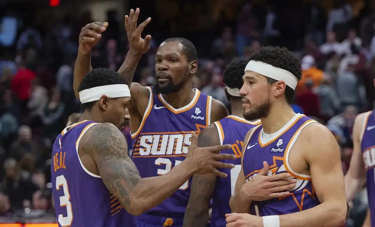 九游娱乐平台-关于里程碑夜！菲尼克斯太阳强势反弹，NBA常规赛今晚刷纪录，气氛紧张，年轻球员得到机会的信息